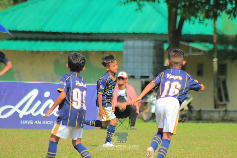 ijlu10 170825 brazillian soccer lfa vs pelita jaya soccer school