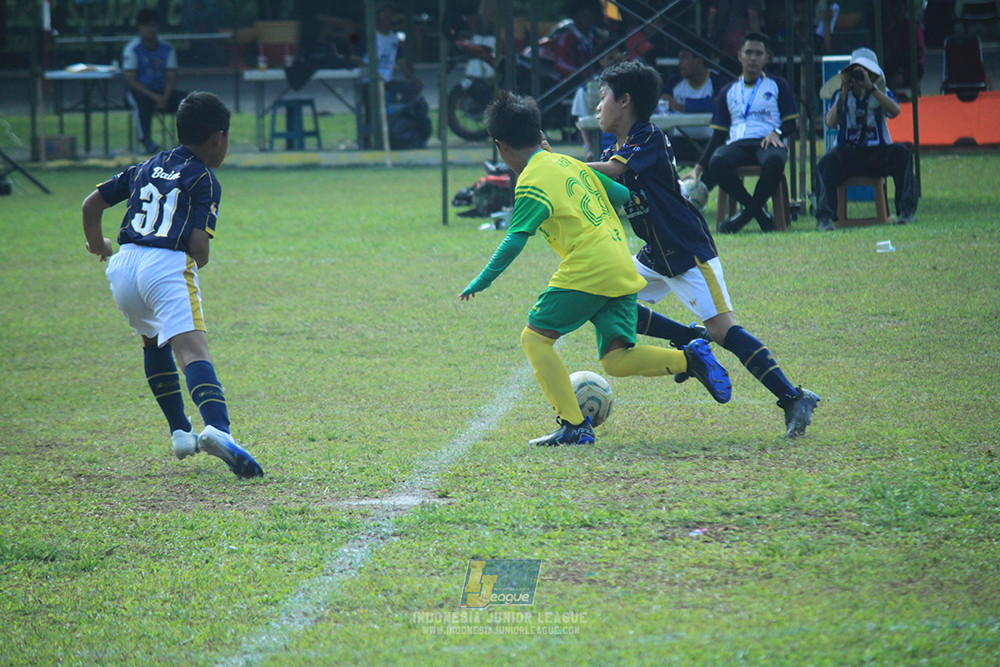 ijlu10 170825 brazillian soccer lfa vs pelita jaya soccer school