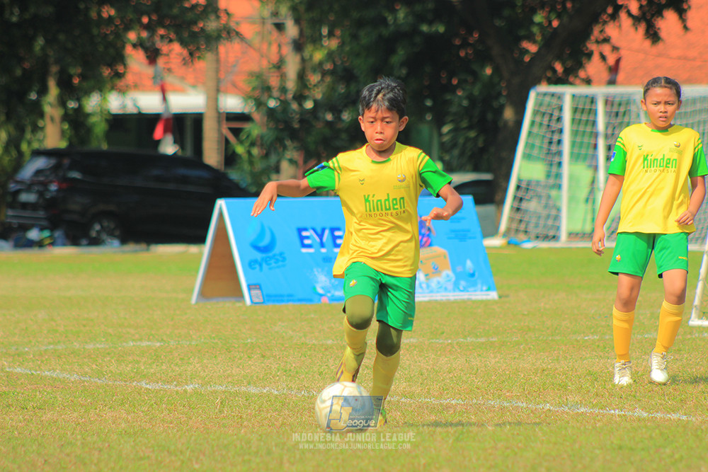 ijlu10 170825 brazillian soccer lfa vs pelita jaya soccer school