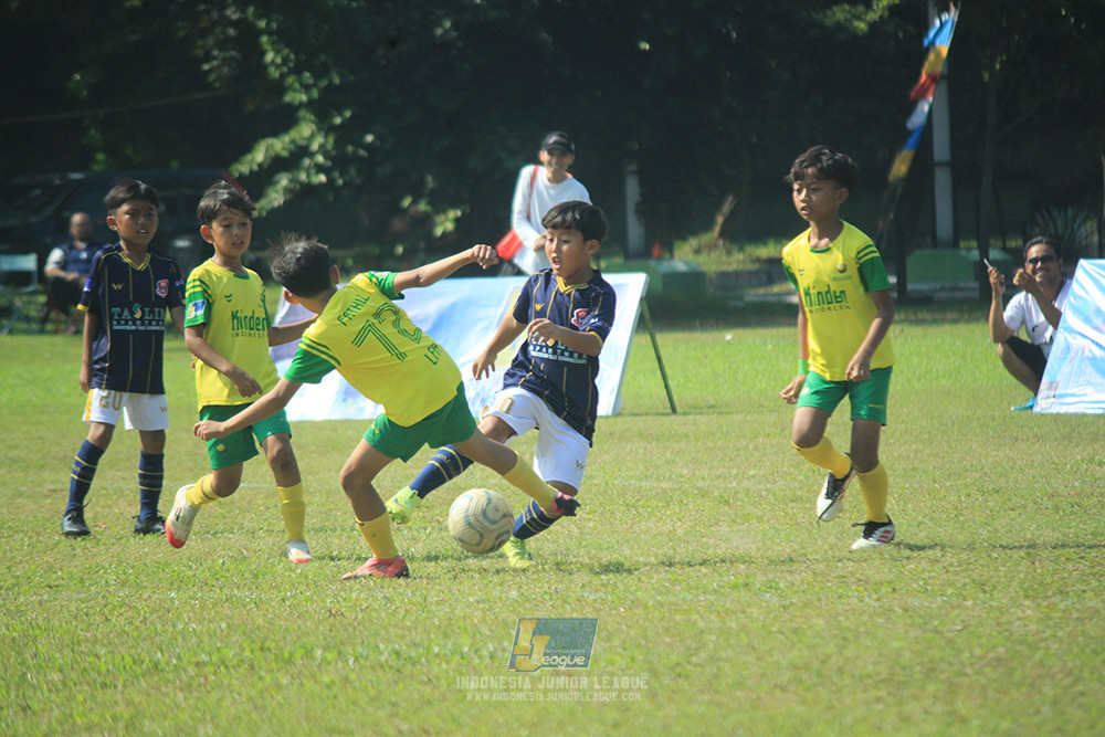 ijlu10 170825 brazillian soccer lfa vs pelita jaya soccer school