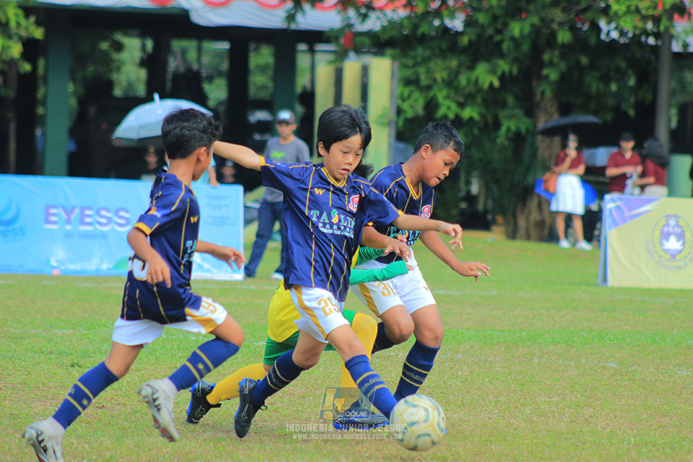 ijlu10 170825 brazillian soccer lfa vs pelita jaya soccer school