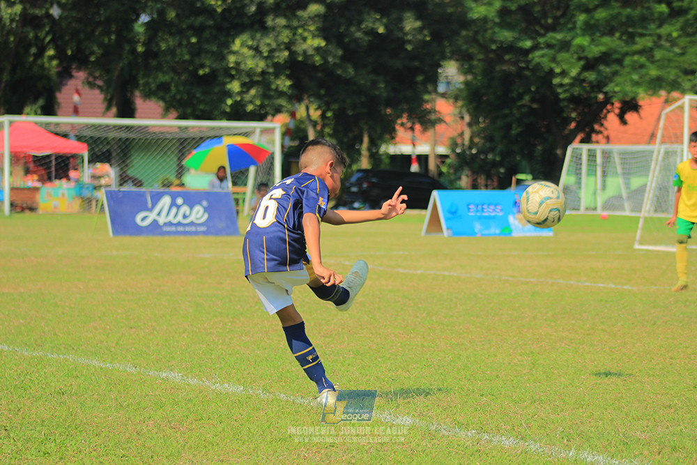 ijlu10 170825 brazillian soccer lfa vs pelita jaya soccer school