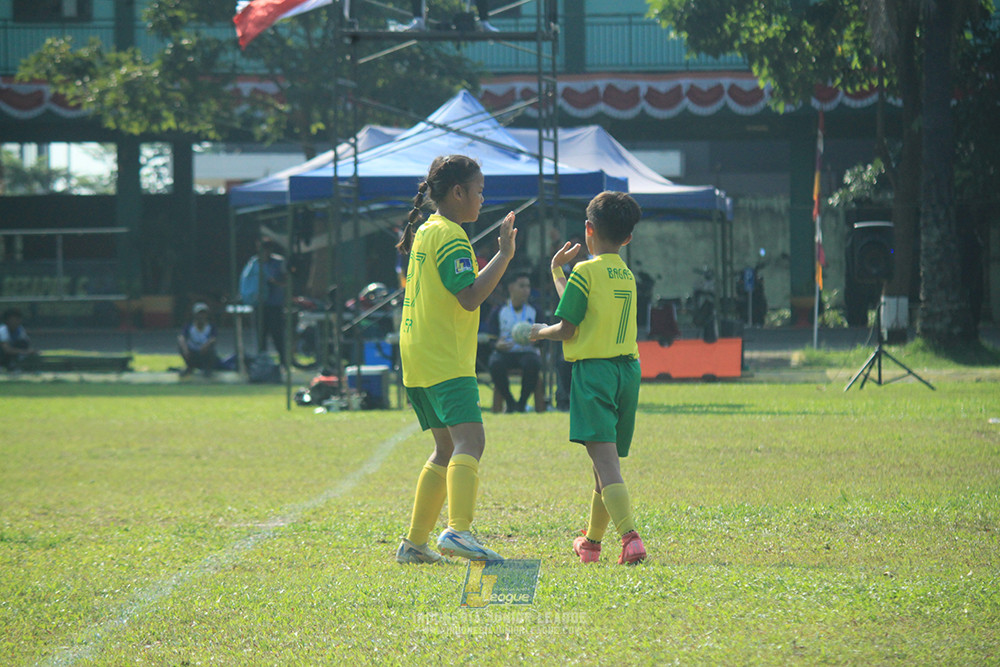 ijlu10 170825 brazillian soccer lfa vs pelita jaya soccer school