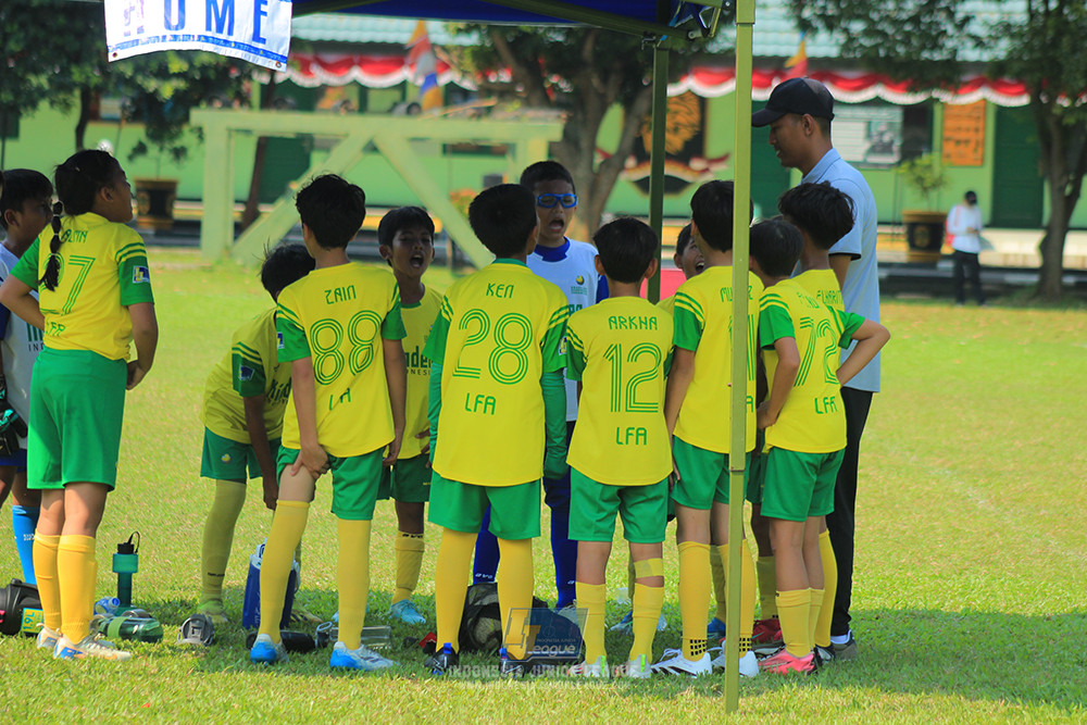 ijlu10 170825 brazillian soccer lfa vs pelita jaya soccer school