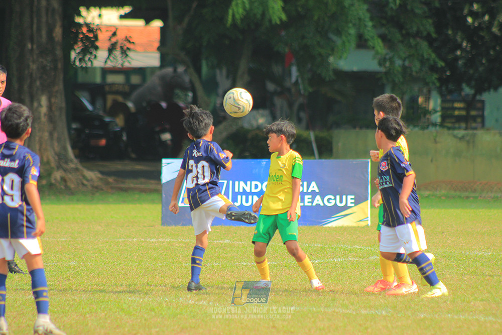 ijlu10 170825 brazillian soccer lfa vs pelita jaya soccer school