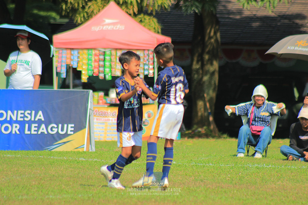 ijlu10 170825 brazillian soccer lfa vs pelita jaya soccer school