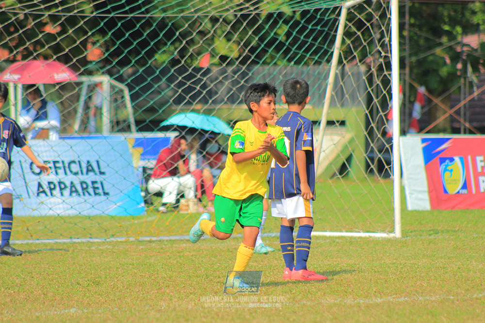 ijlu10 170825 brazillian soccer lfa vs pelita jaya soccer school