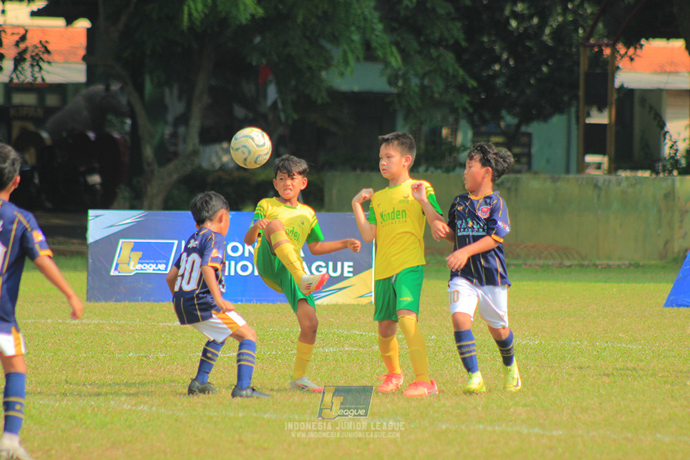 ijlu10 170825 brazillian soccer lfa vs pelita jaya soccer school