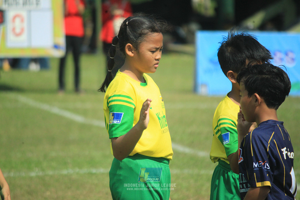 ijlu10 170825 brazillian soccer lfa vs pelita jaya soccer school