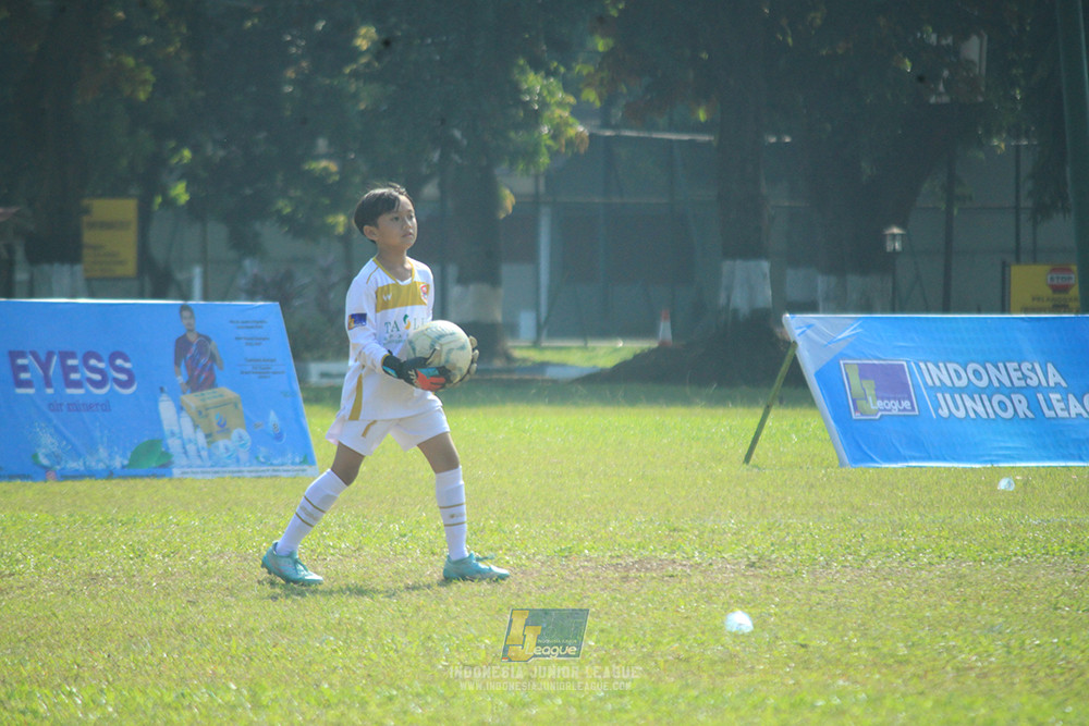 ijlu10 170825 brazillian soccer lfa vs pelita jaya soccer school