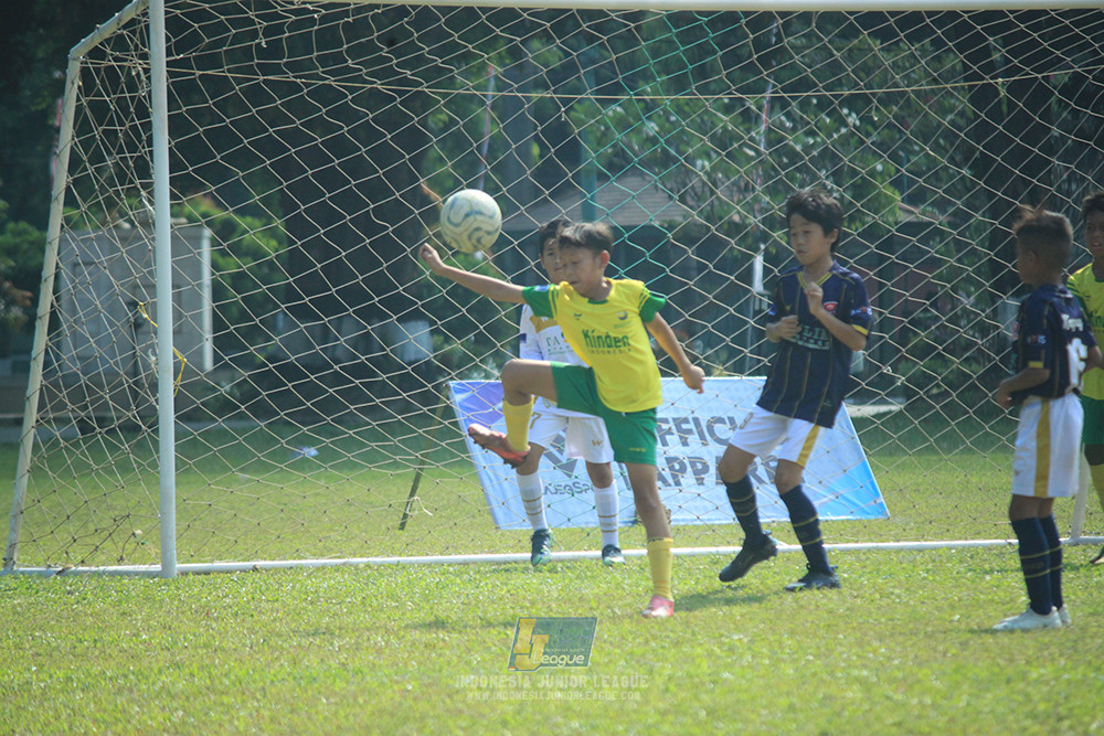ijlu10 170825 brazillian soccer lfa vs pelita jaya soccer school