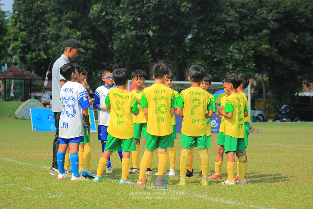 ijlu10 170825 brazillian soccer lfa vs pelita jaya soccer school
