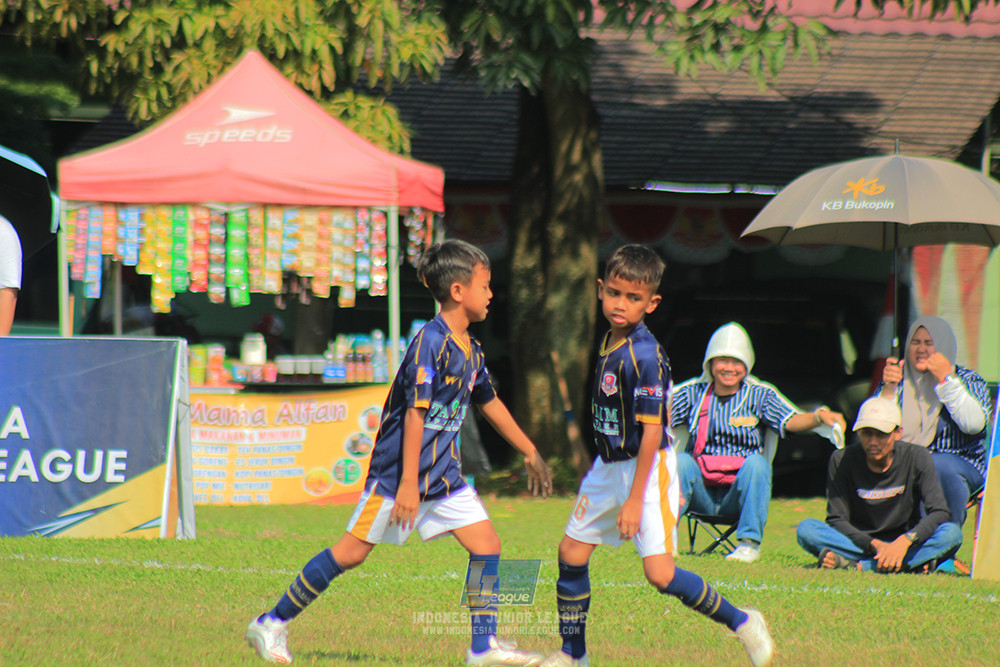 ijlu10 170825 brazillian soccer lfa vs pelita jaya soccer school