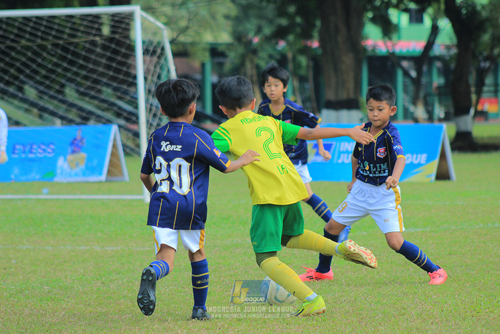 ijlu10 170825 brazillian soccer lfa vs pelita jaya soccer school
