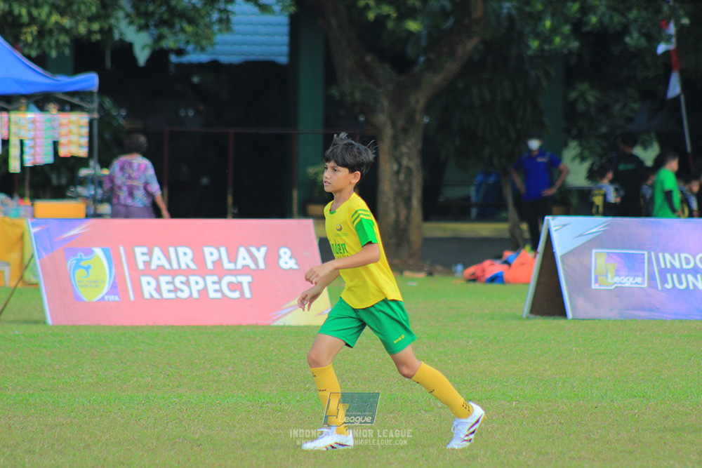 ijlu10 170825 brazillian soccer lfa vs pelita jaya soccer school