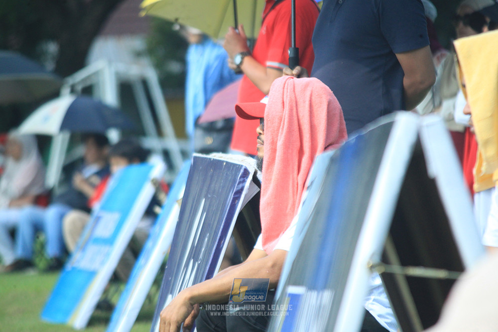 ijlu10 170825 brazillian soccer lfa vs pelita jaya soccer school