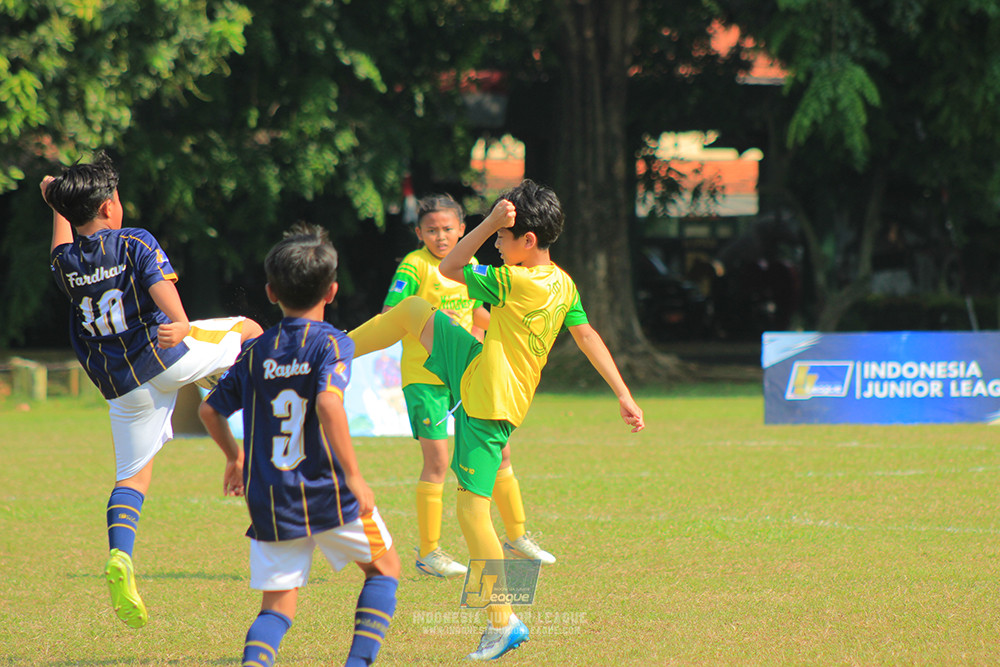 ijlu10 170825 brazillian soccer lfa vs pelita jaya soccer school