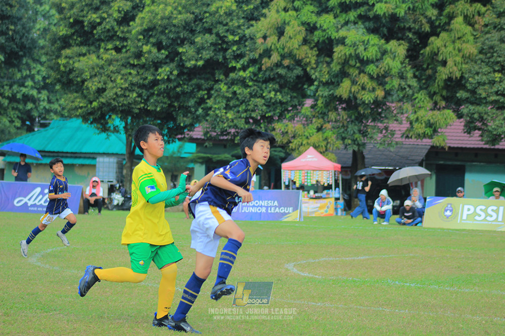 ijlu10 170825 brazillian soccer lfa vs pelita jaya soccer school