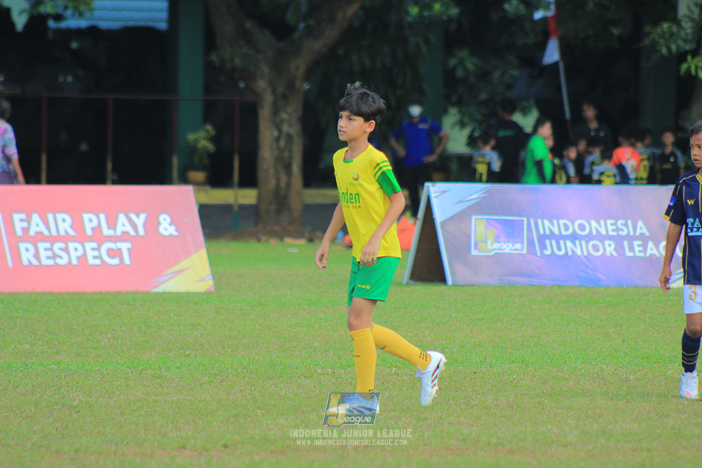 ijlu10 170825 brazillian soccer lfa vs pelita jaya soccer school