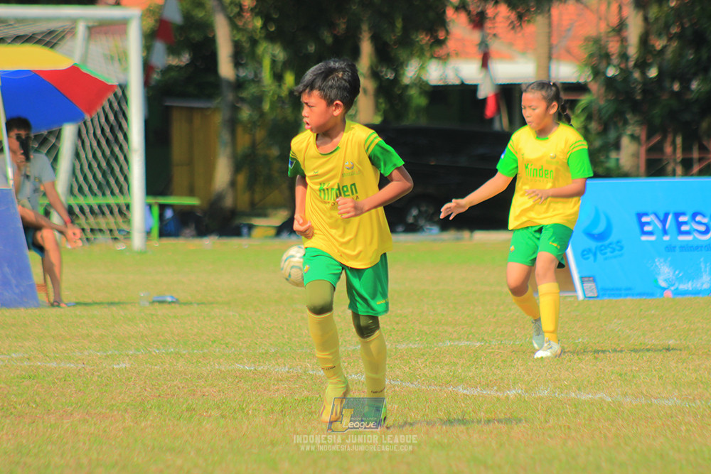 ijlu10 170825 brazillian soccer lfa vs pelita jaya soccer school