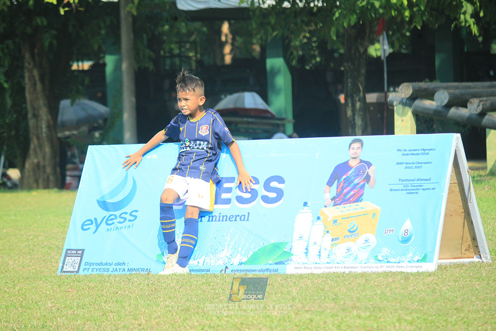 ijlu10 170825 brazillian soccer lfa vs pelita jaya soccer school