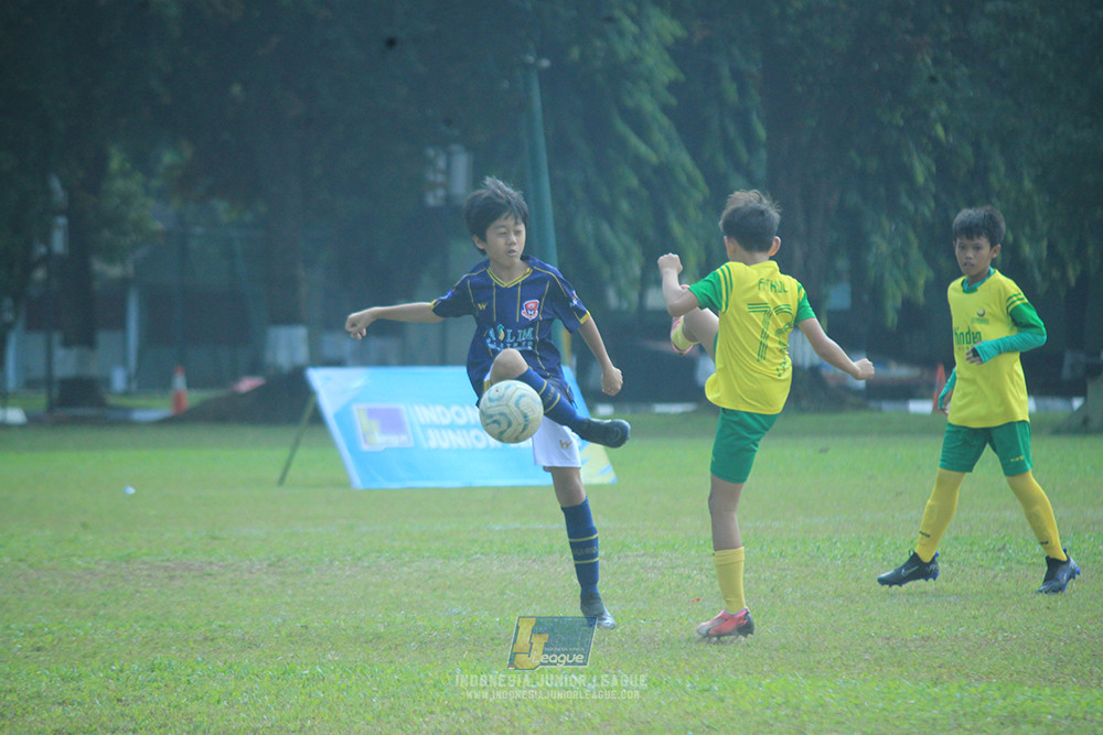 ijlu10 170825 brazillian soccer lfa vs pelita jaya soccer school
