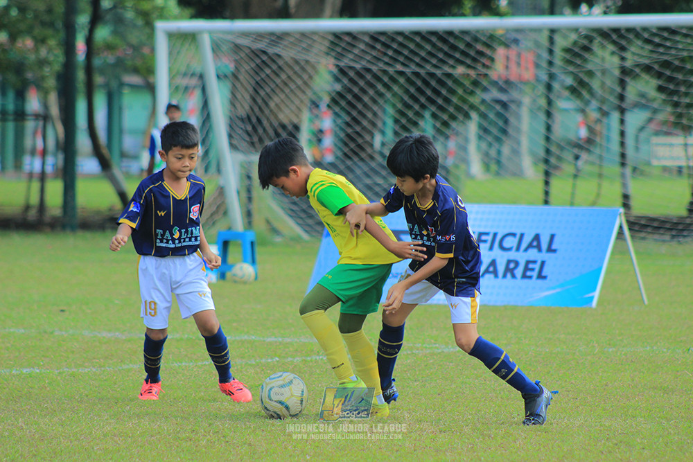 ijlu10 170825 brazillian soccer lfa vs pelita jaya soccer school
