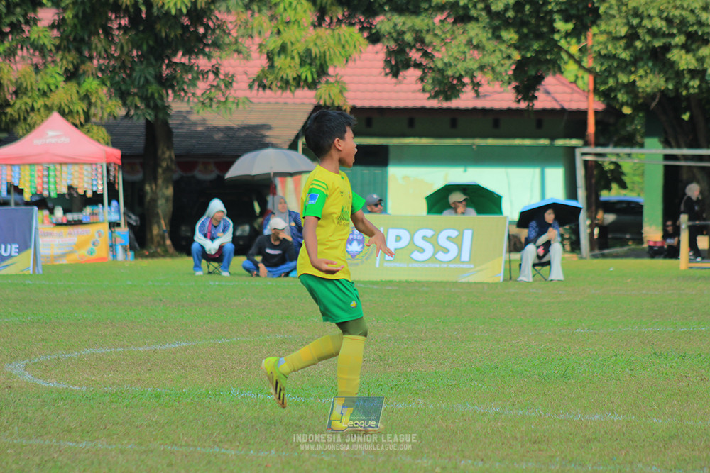 ijlu10 170825 brazillian soccer lfa vs pelita jaya soccer school