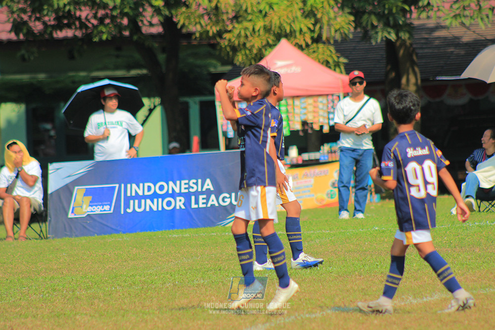 ijlu10 170825 brazillian soccer lfa vs pelita jaya soccer school
