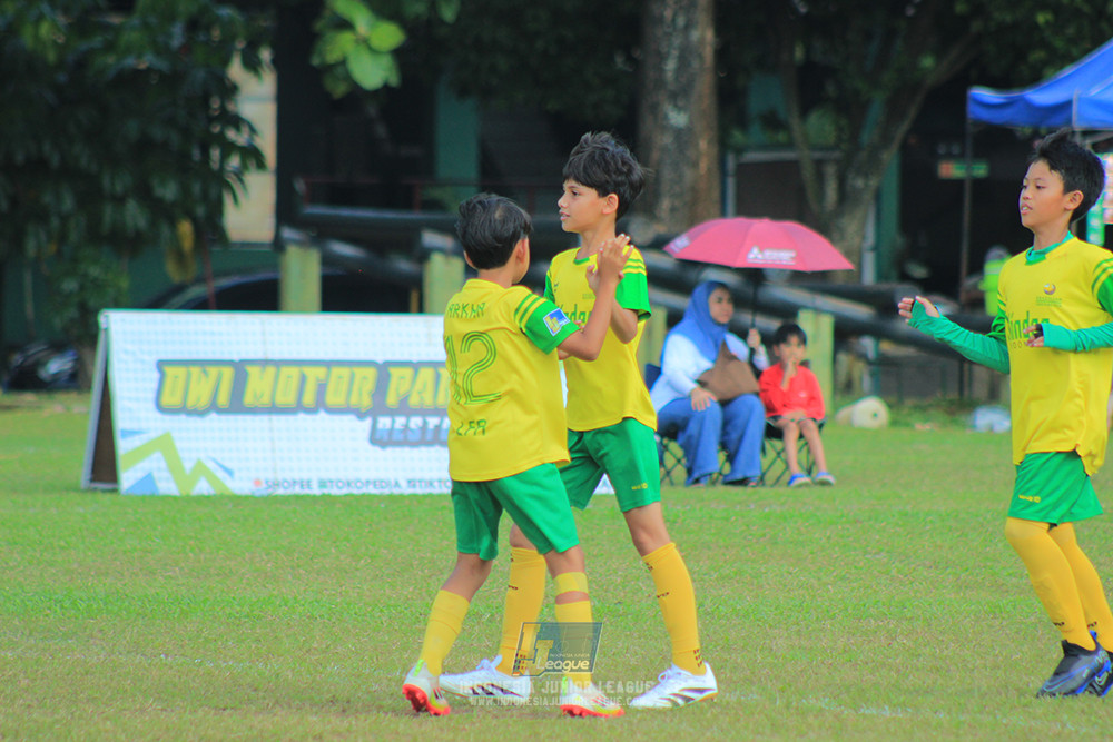 ijlu10 170825 brazillian soccer lfa vs pelita jaya soccer school