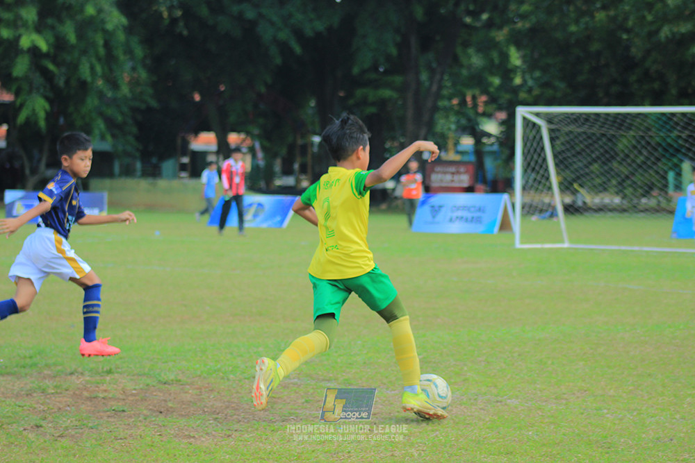 ijlu10 170825 brazillian soccer lfa vs pelita jaya soccer school