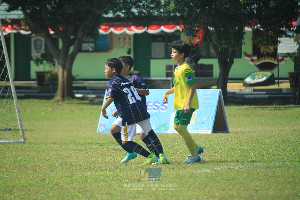 ijlu10 170825 brazillian soccer lfa vs pelita jaya soccer school