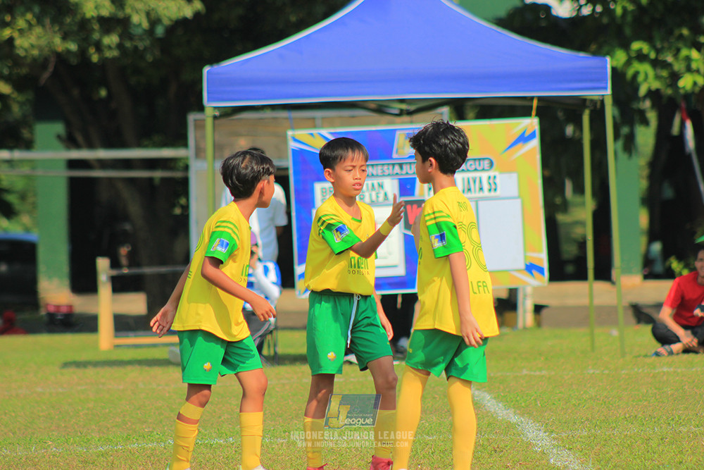 ijlu10 170825 brazillian soccer lfa vs pelita jaya soccer school