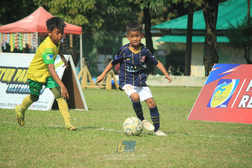 ijlu10 170825 brazillian soccer lfa vs pelita jaya soccer school