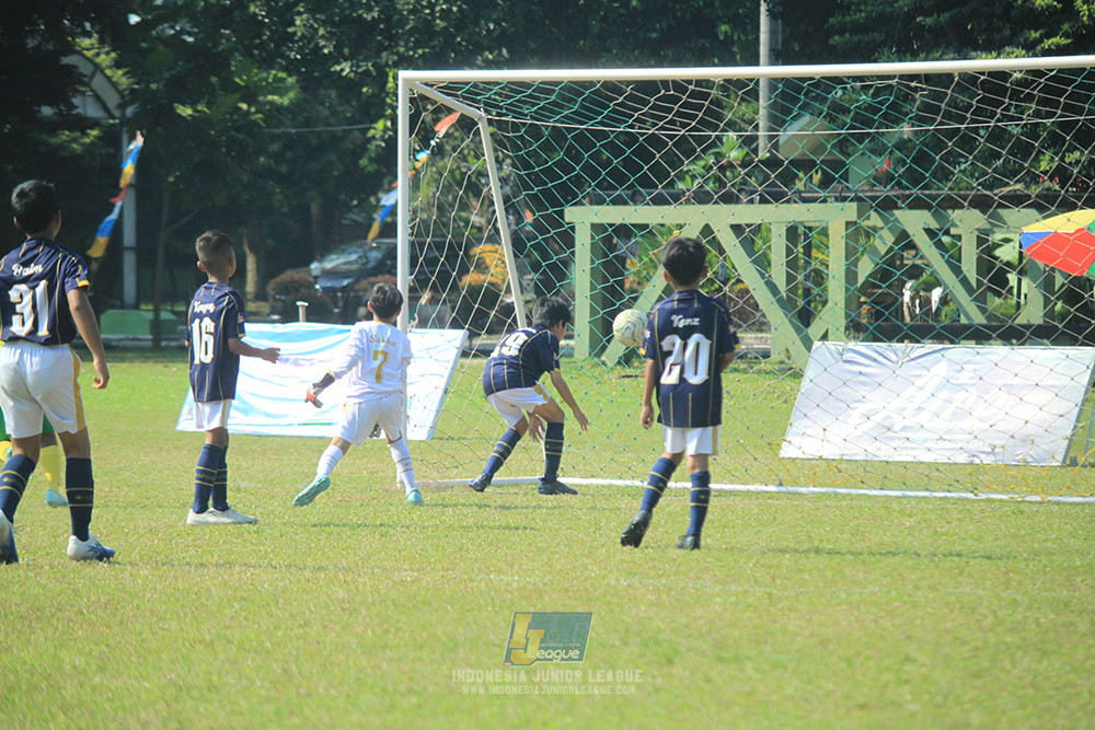 ijlu10 170825 brazillian soccer lfa vs pelita jaya soccer school