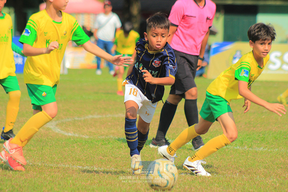ijlu10 170825 brazillian soccer lfa vs pelita jaya soccer school
