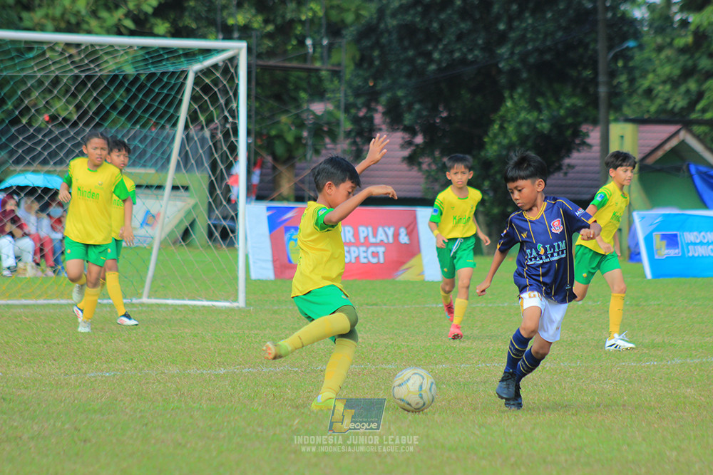 ijlu10 170825 brazillian soccer lfa vs pelita jaya soccer school