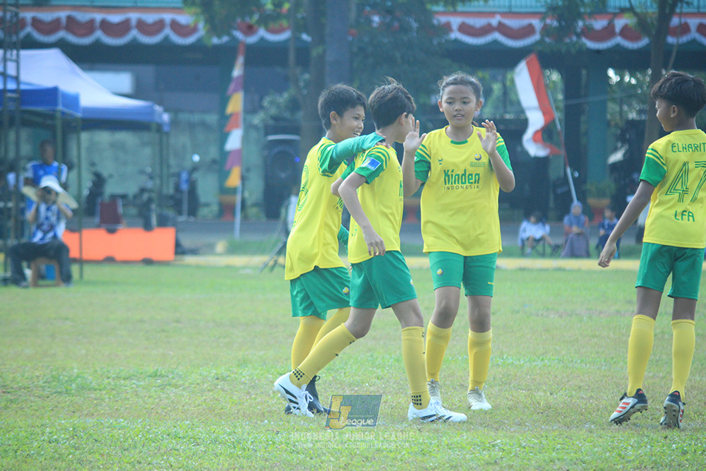 ijlu10 170825 brazillian soccer lfa vs pelita jaya soccer school
