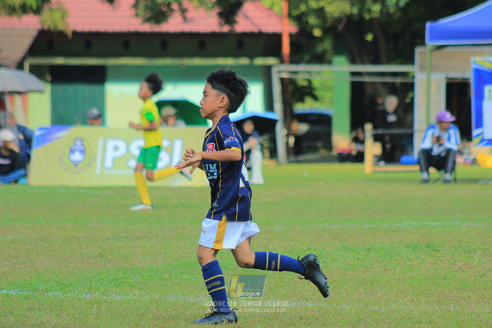 ijlu10 170825 brazillian soccer lfa vs pelita jaya soccer school