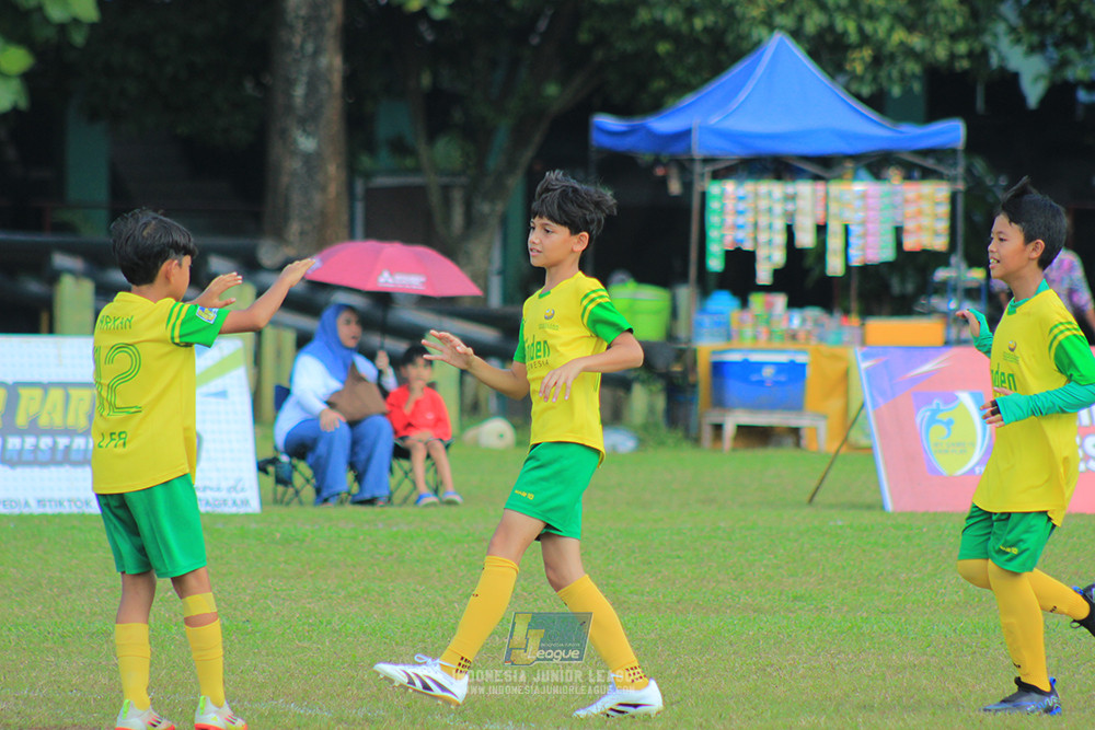 ijlu10 170825 brazillian soccer lfa vs pelita jaya soccer school