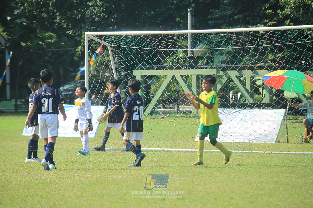 ijlu10 170825 brazillian soccer lfa vs pelita jaya soccer school