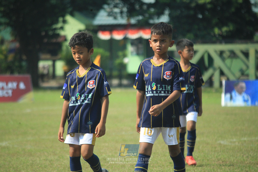 ijlu10 170825 brazillian soccer lfa vs pelita jaya soccer school