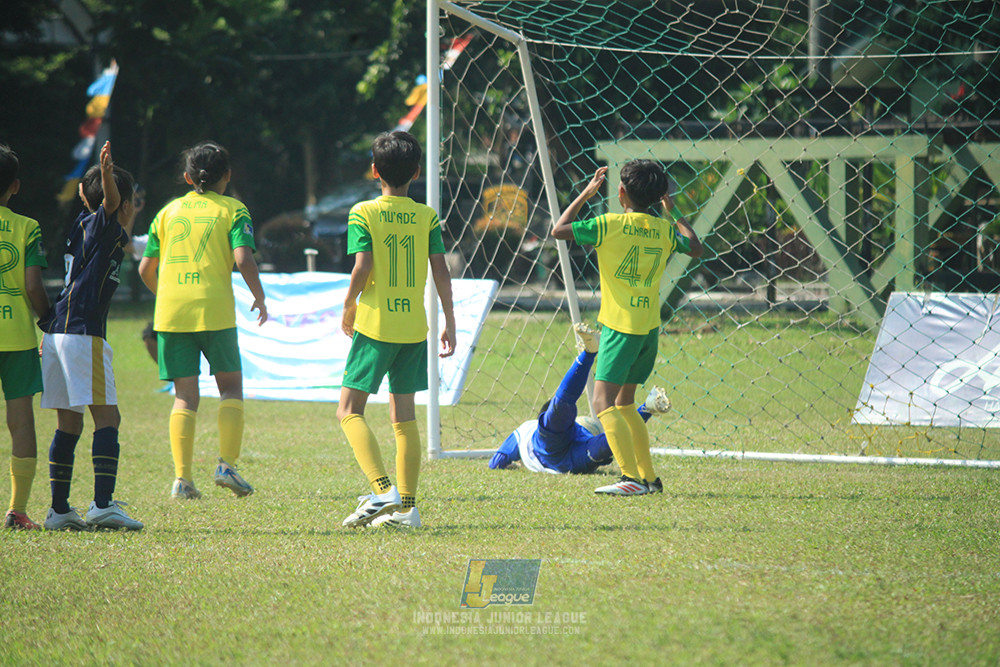 ijlu10 170825 brazillian soccer lfa vs pelita jaya soccer school