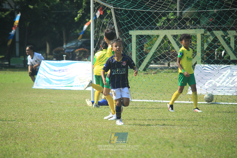 ijlu10 170825 brazillian soccer lfa vs pelita jaya soccer school
