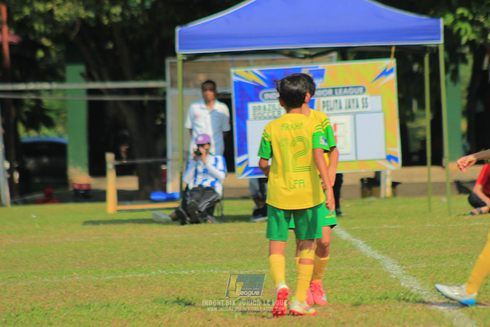 ijlu10 170825 brazillian soccer lfa vs pelita jaya soccer school