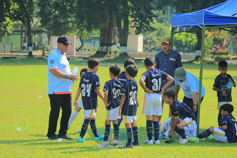 ijlu10 170825 brazillian soccer lfa vs pelita jaya soccer school