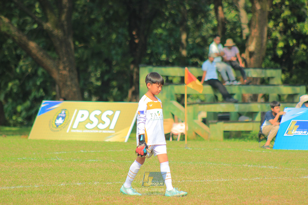 ijlu10 170825 brazillian soccer lfa vs pelita jaya soccer school