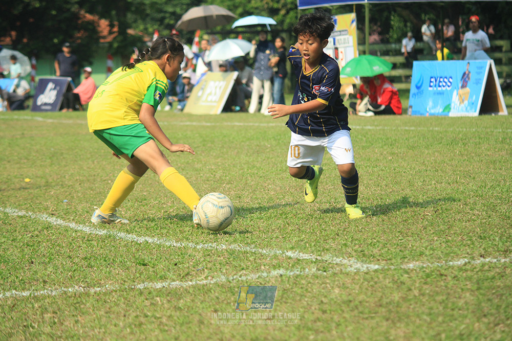 ijlu10 170825 brazillian soccer lfa vs pelita jaya soccer school