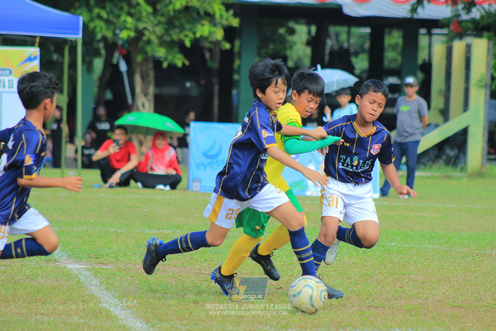 ijlu10 170825 brazillian soccer lfa vs pelita jaya soccer school