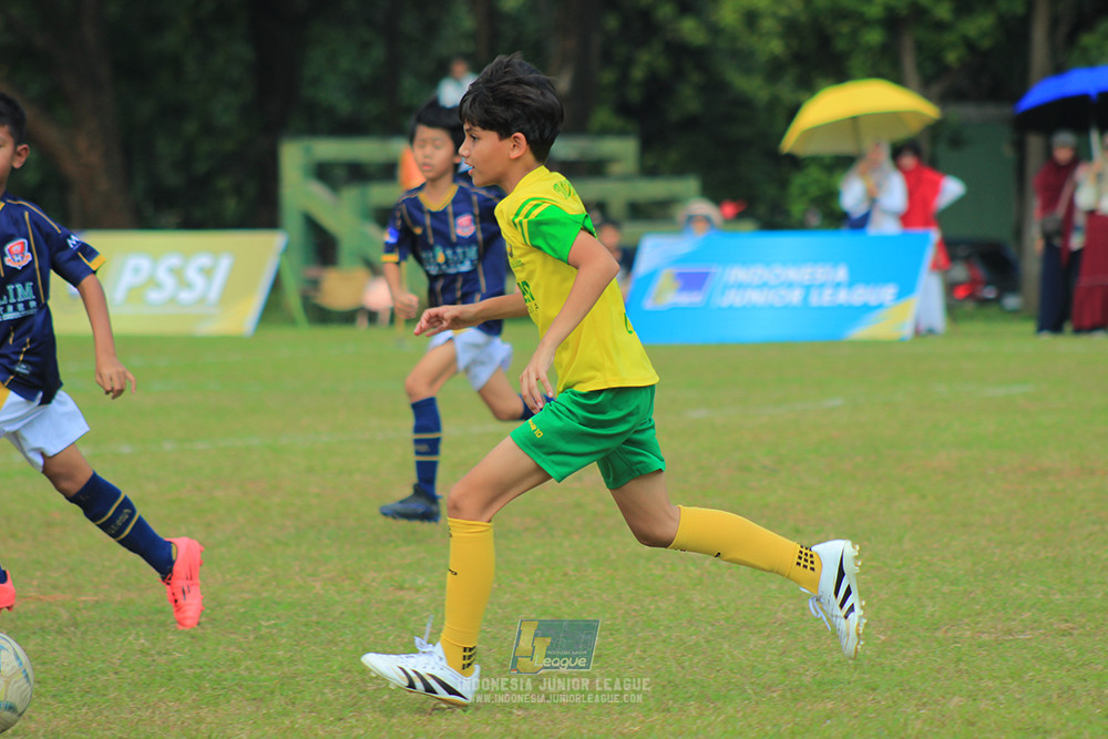 ijlu10 170825 brazillian soccer lfa vs pelita jaya soccer school